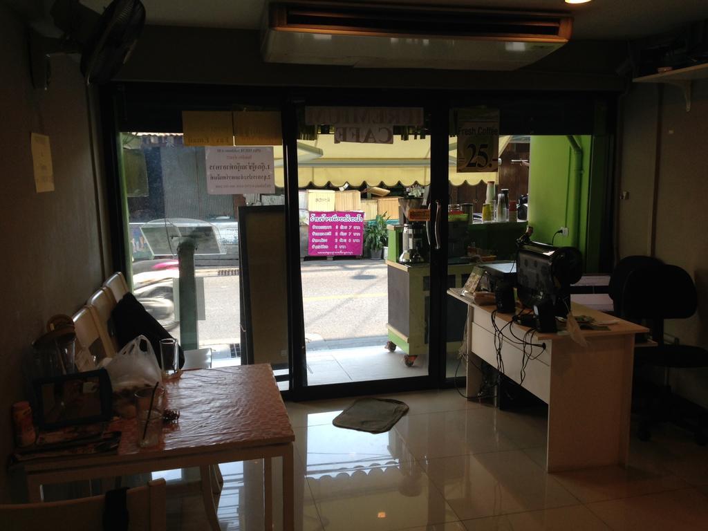 素坤逸81号伊普莱米姆酒店 曼谷 外观 照片